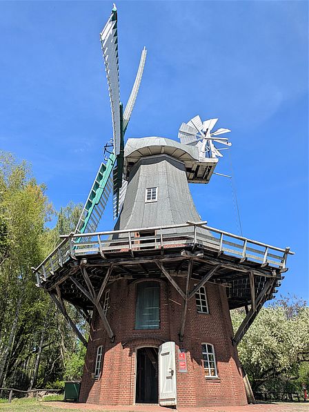 Holländermühle im Museumspark des Deutschen Tecxhnikmuseums