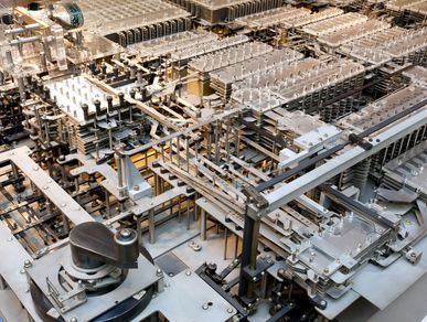 Nahaufnahme der Z1, mechanische Schaltglieder des historischen Rechners.