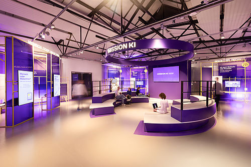 Ansicht der KI-Ausstellung im Deutschen Technikmuseum