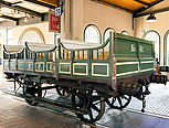 Der offene Personenwagen aus Holz fährt auf Schienen und ähnelt einer Kutsche. Der Wagen besitzt kein Dach. Er ist grün gestrichen und trägt vorn die Nummer 41. Auf der Seite steht der Schriftzug B.F.E.